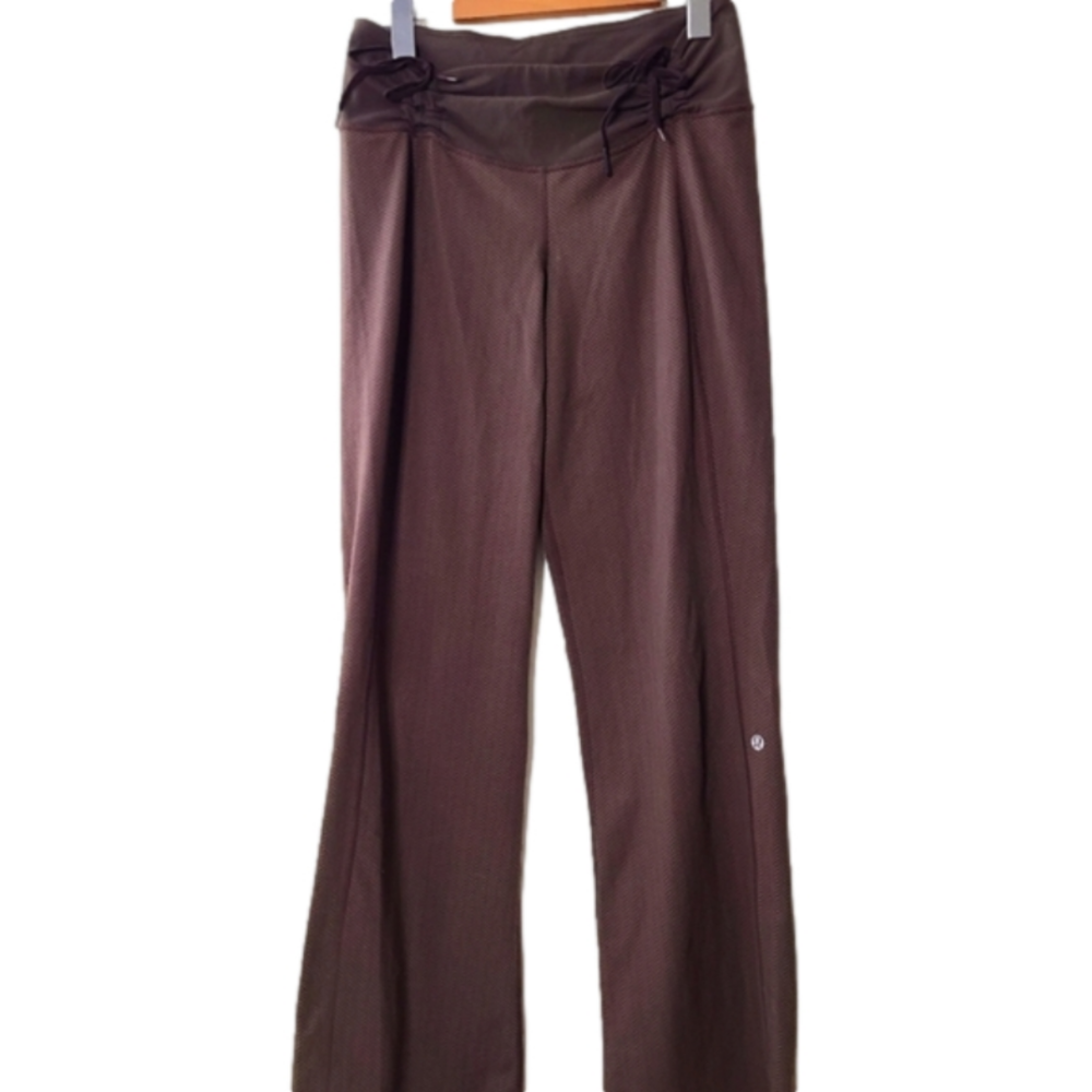 Lululemon Recognition chevron mid rise flare pants, waist Sz 13"